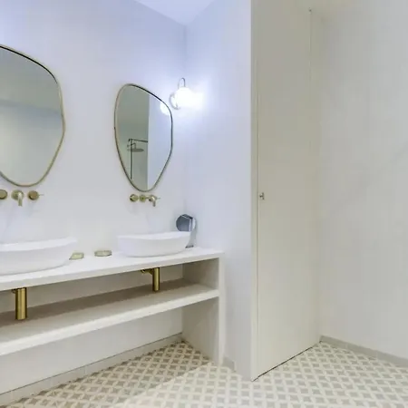 Apartment Large And Beautiful