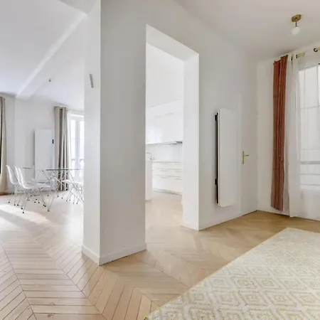 Apartment Large And Beautiful *
