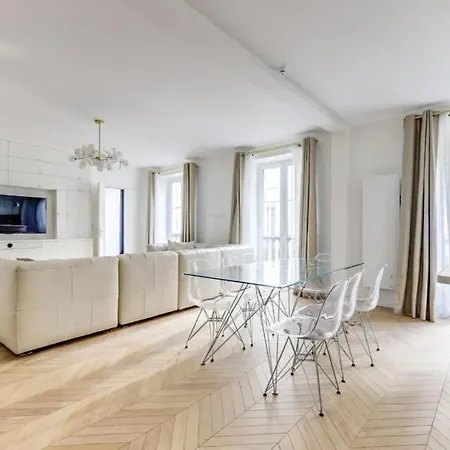 Large And Beautiful Paris
