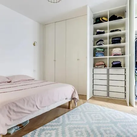 Apartment Large And Beautiful