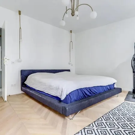 Apartment Large And Beautiful *